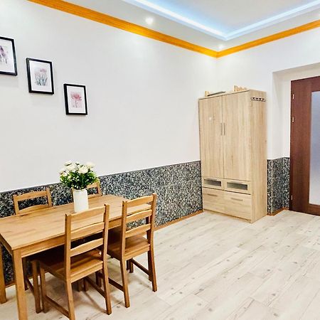 Modern Spacious Apartment In Center Praha Eksteriør bilde