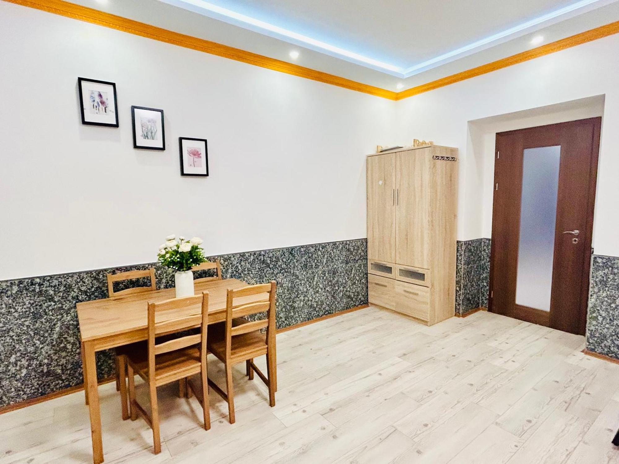 Modern Spacious Apartment In Center Praha Eksteriør bilde