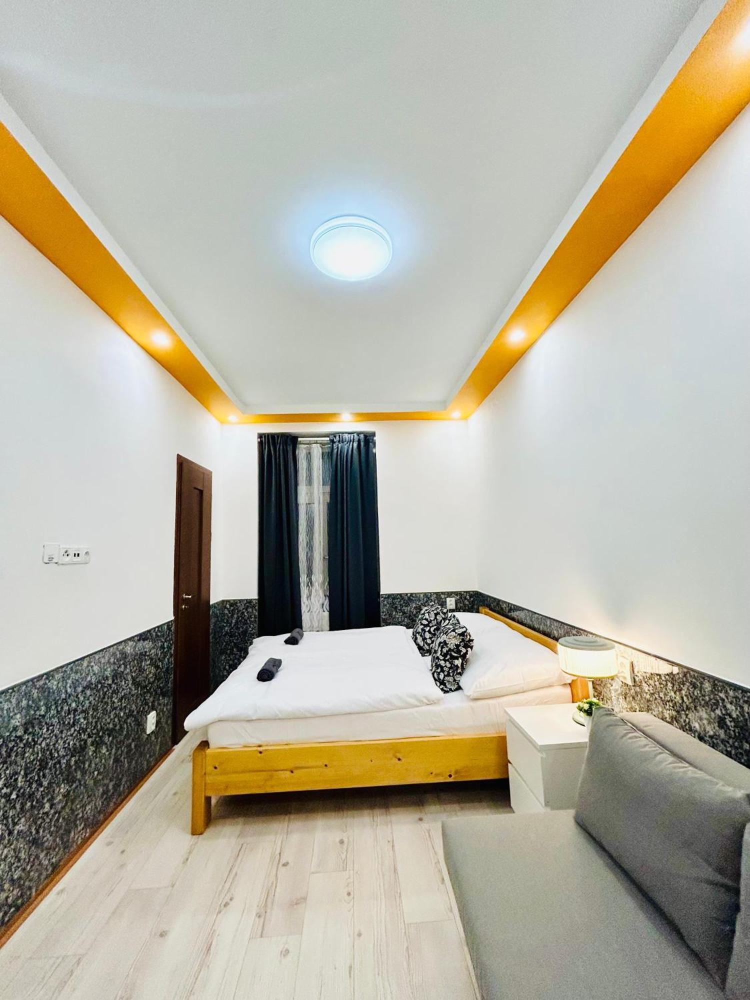 Modern Spacious Apartment In Center Praha Eksteriør bilde