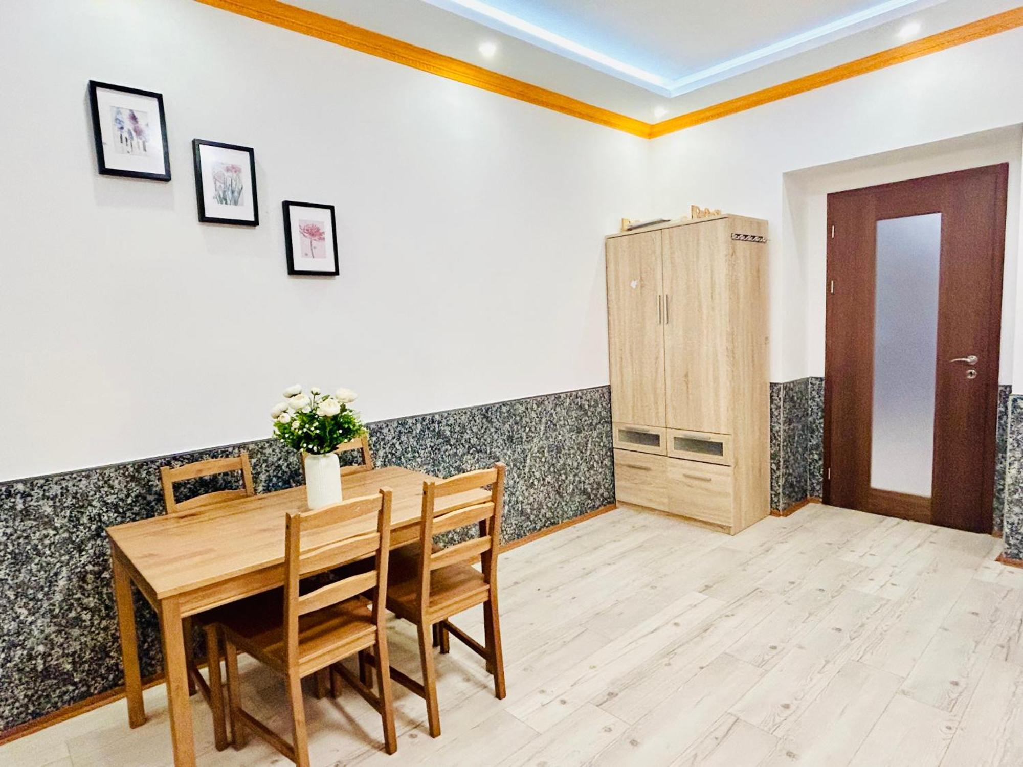 Modern Spacious Apartment In Center Praha Eksteriør bilde